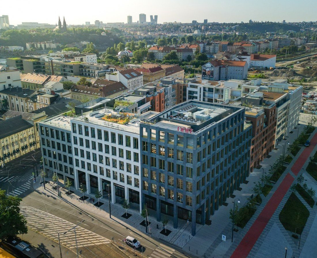 Smíchov City - z dálky